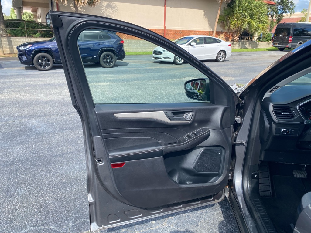 Photo 29 of this FORD ESCAPE