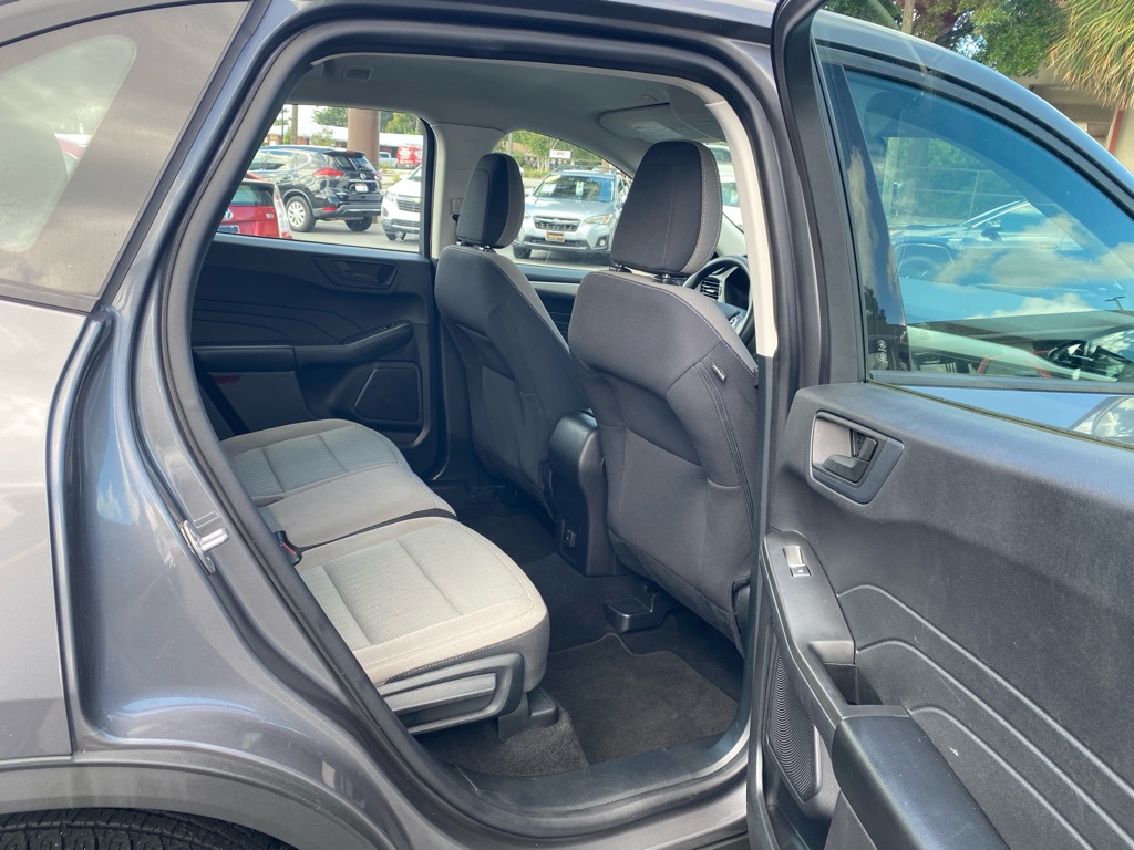 Photo 35 of this FORD ESCAPE