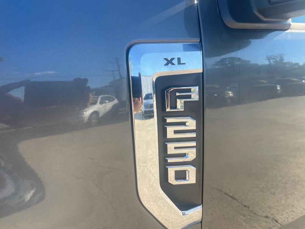 Photo 11 of this FORD F250 XL 4X4