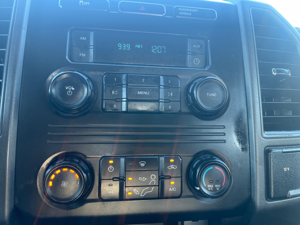 Photo 19 of this FORD F250 XL 4X4