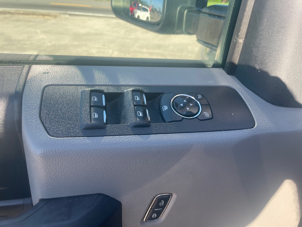 Photo 16 of this FORD F250 XL 4X4