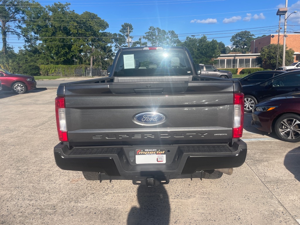 Photo 4 of this FORD F250 XL 4X4