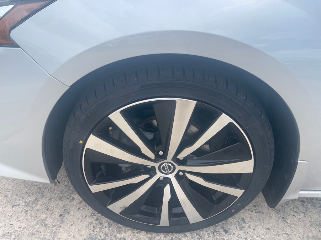 Photo 12 of this NISSAN ALTIMA