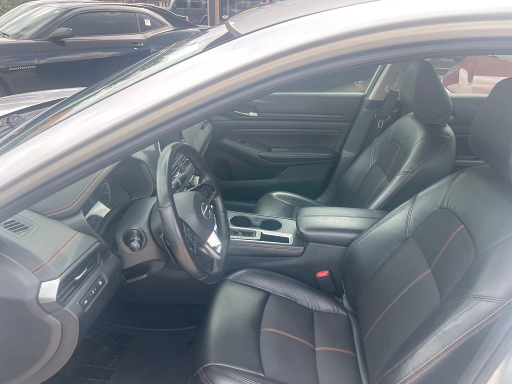 Photo 14 of this NISSAN ALTIMA