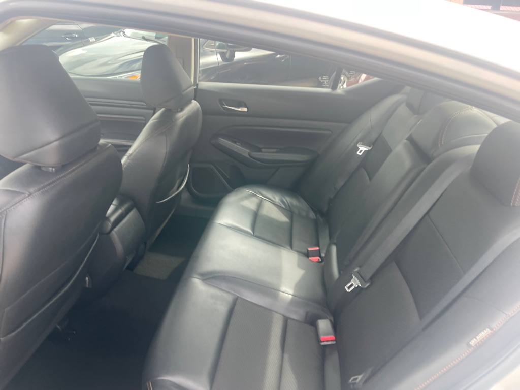 Photo 15 of this NISSAN ALTIMA