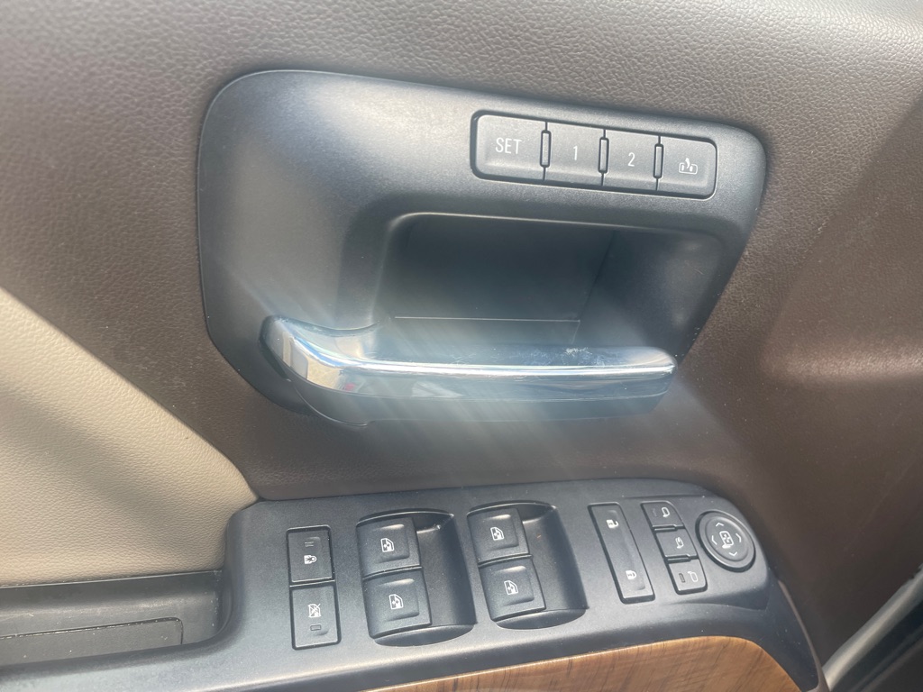 Photo 17 of this GMC SIERRA 1500