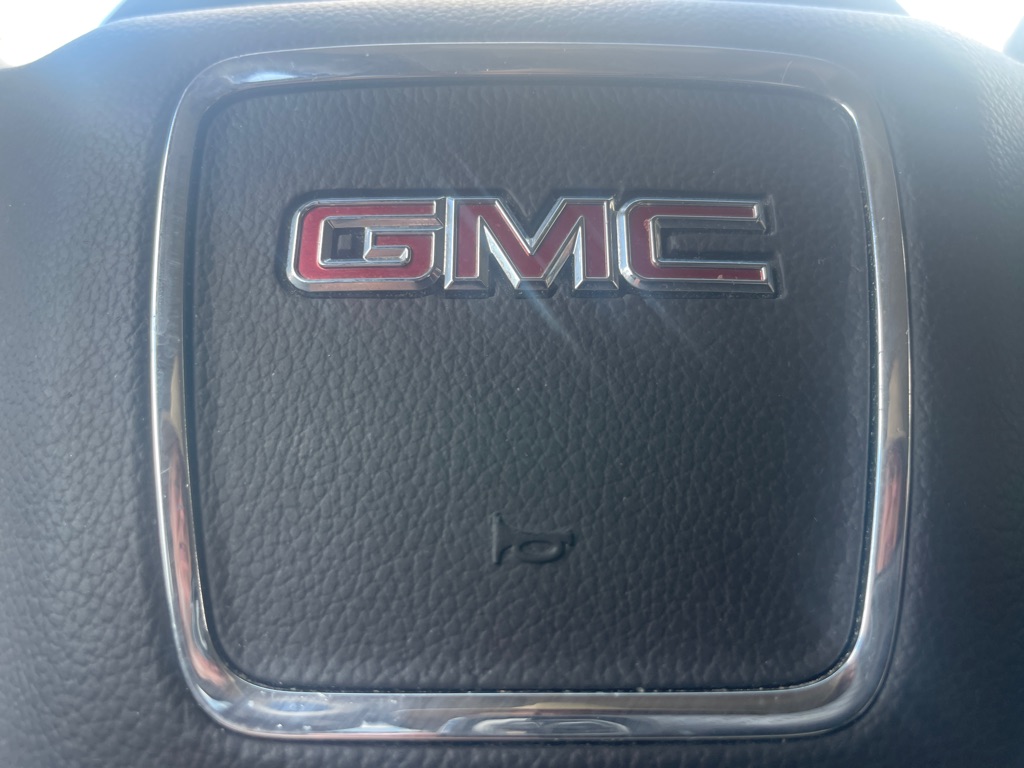 Photo 33 of this GMC SIERRA 1500
