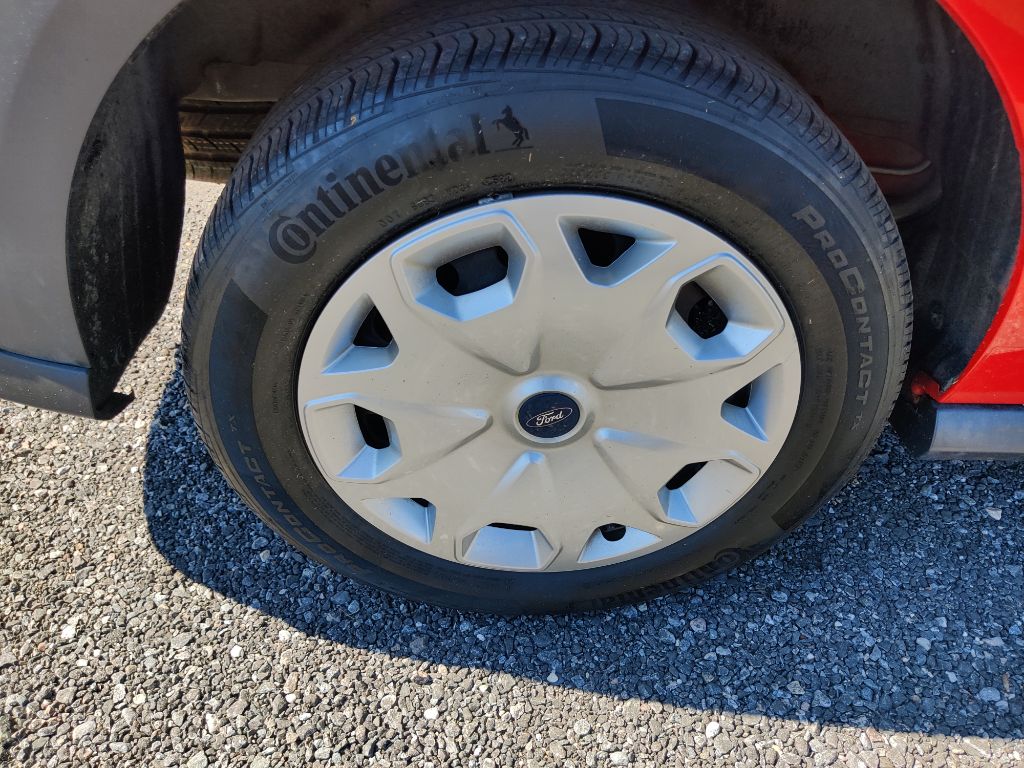 Photo 28 of this FORD TRANSIT CONNECT