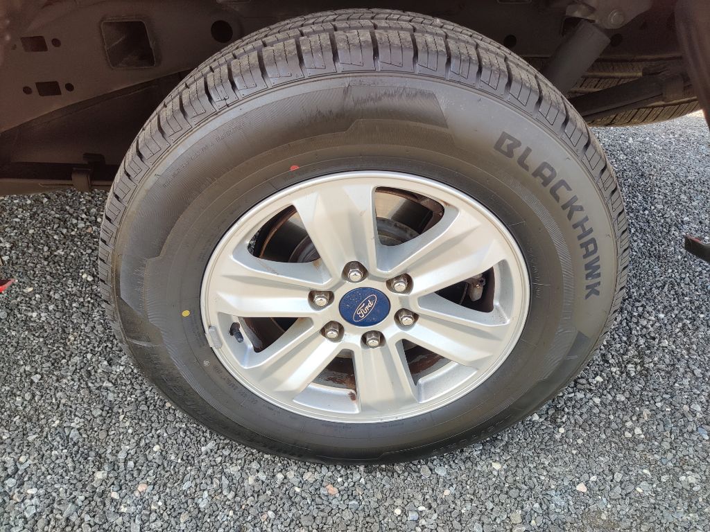 Photo 27 of this FORD F150 XL REG