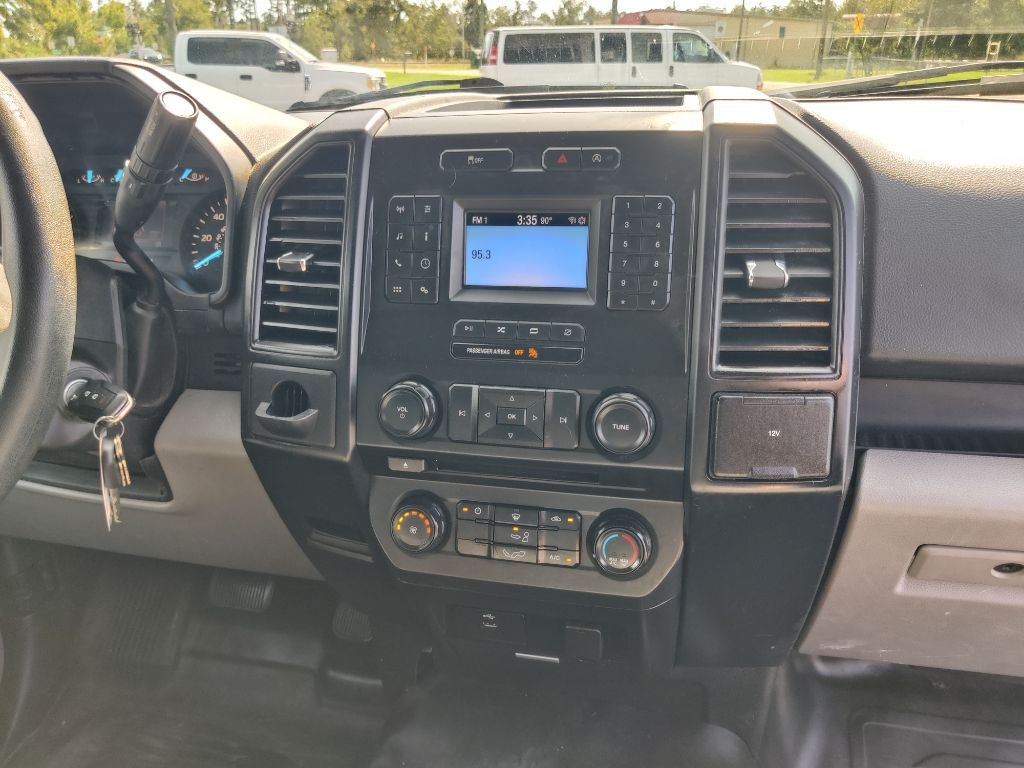 Photo 13 of this FORD F150 XL REG