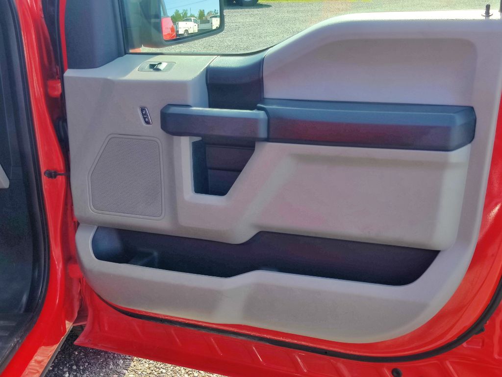 Photo 21 of this FORD F150 XL REG
