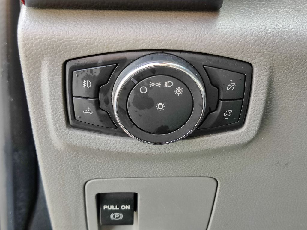 Photo 18 of this FORD F150 XL REG