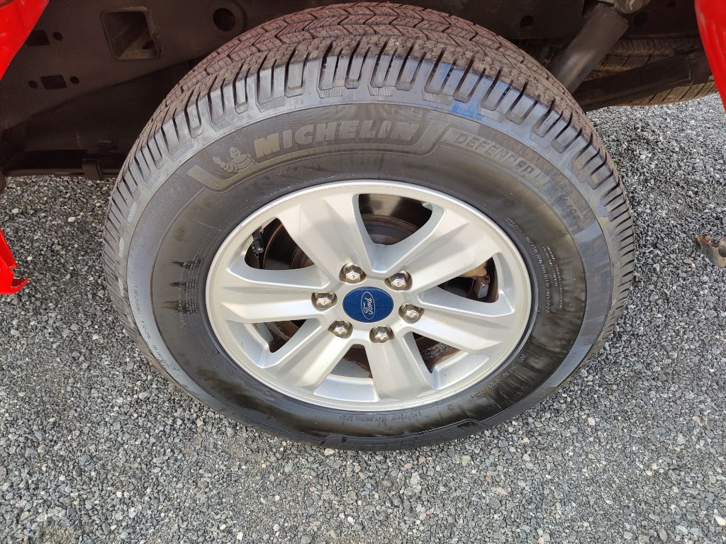 Photo 33 of this FORD F150 XL XCAB
