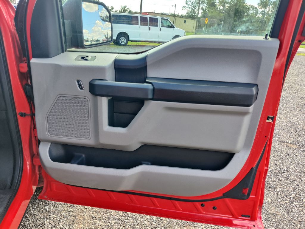 Photo 24 of this FORD F150 XL XCAB