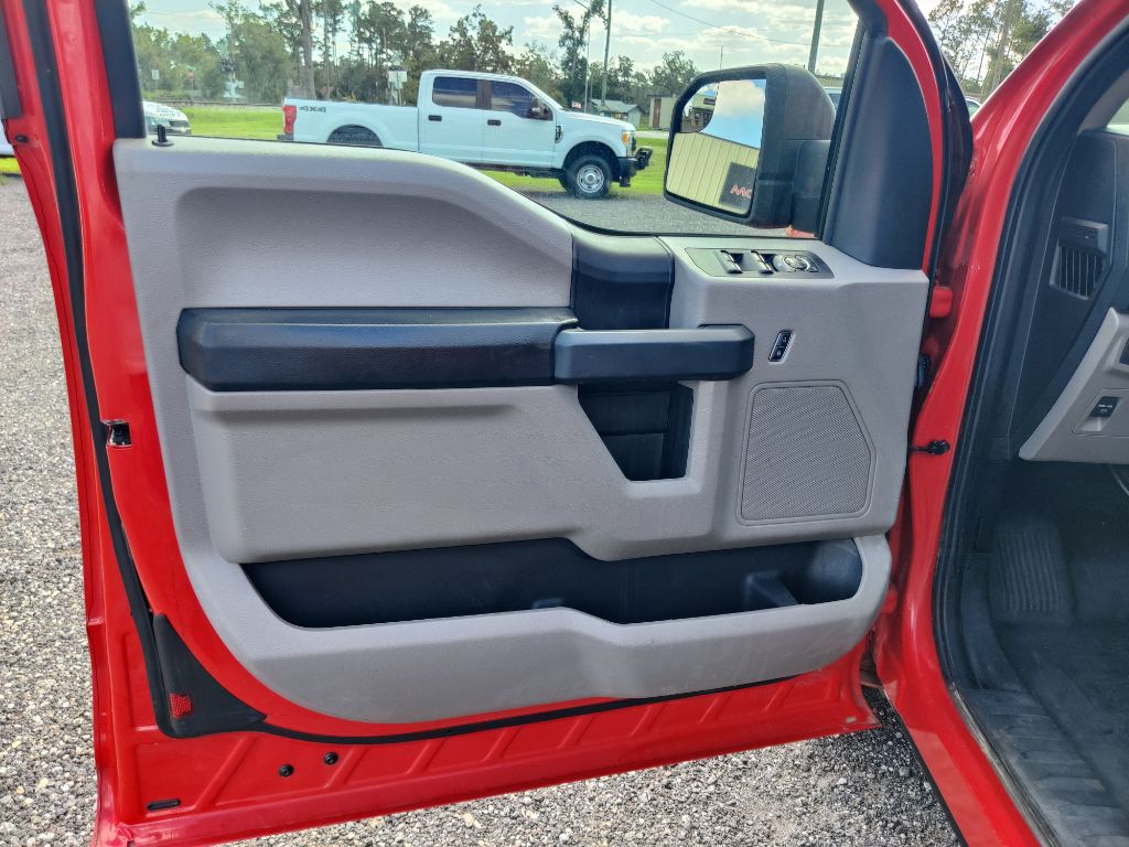 Photo 21 of this FORD F150 XL XCAB