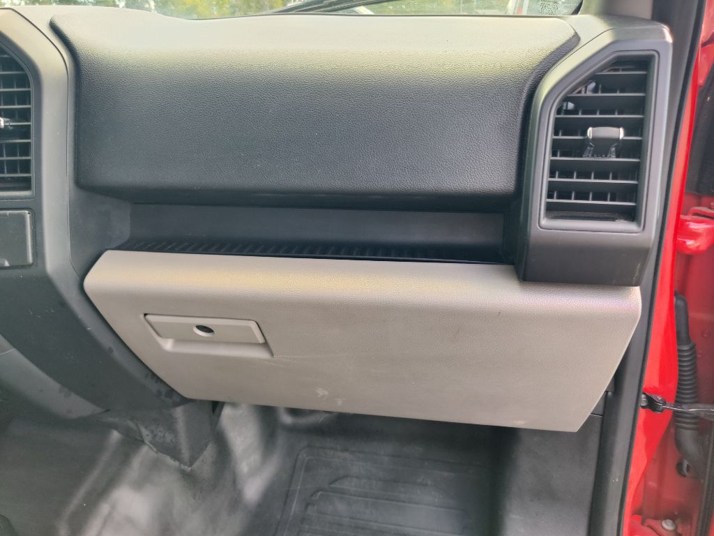 Photo 17 of this FORD F150 XL XCAB