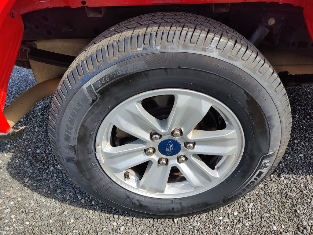 Photo 32 of this FORD F150 XL XCAB