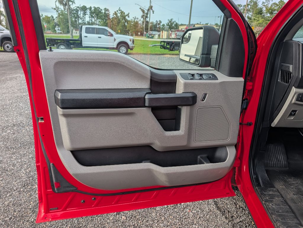 Photo 26 of this FORD F150 XL XCAB