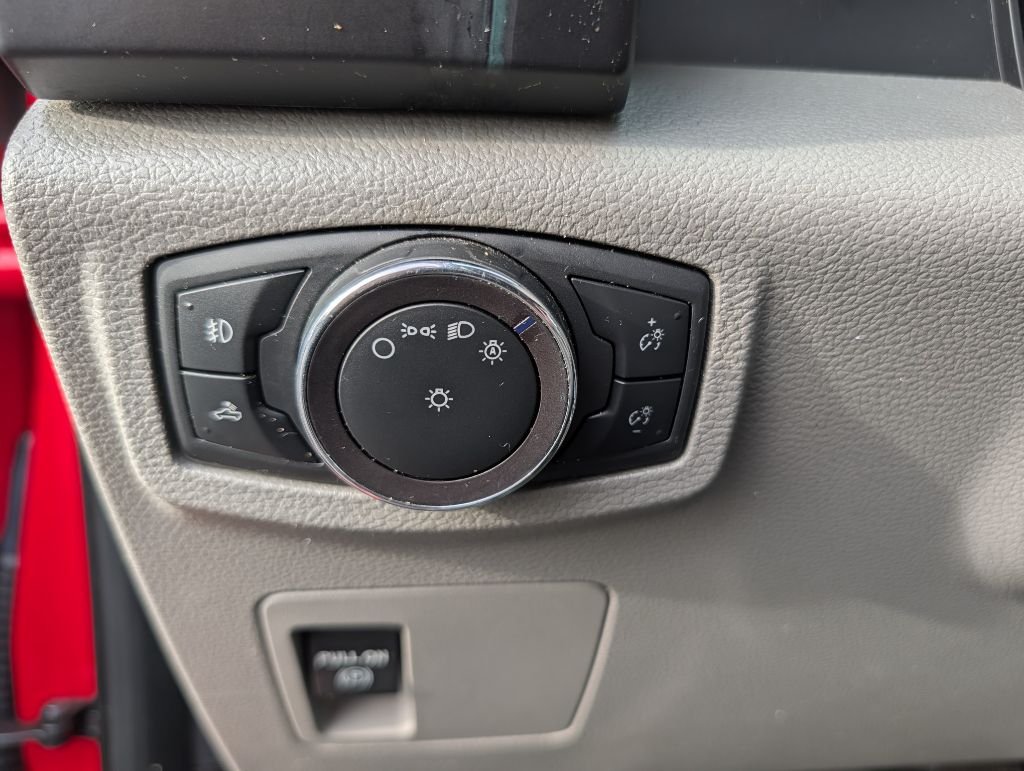 Photo 23 of this FORD F150 XL XCAB