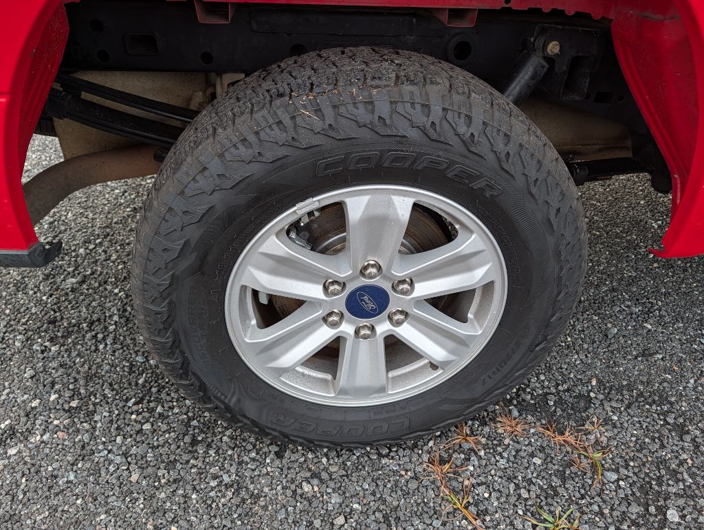 Photo 41 of this FORD F150 XL XCAB