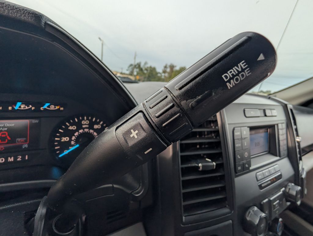 Photo 24 of this FORD F150 XL XCAB