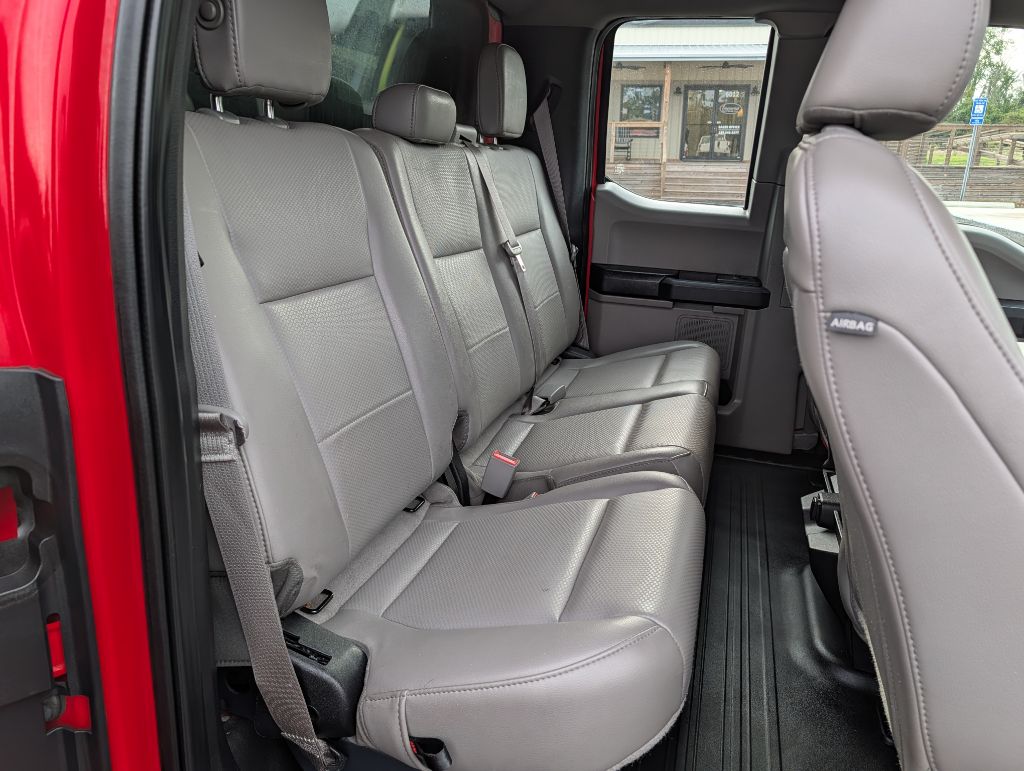Photo 16 of this FORD F150 XL XCAB