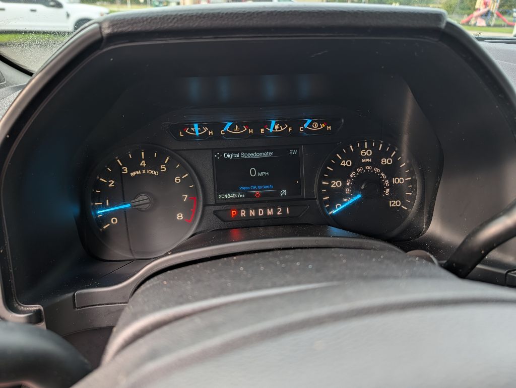 Photo 18 of this FORD F150 XL XCAB