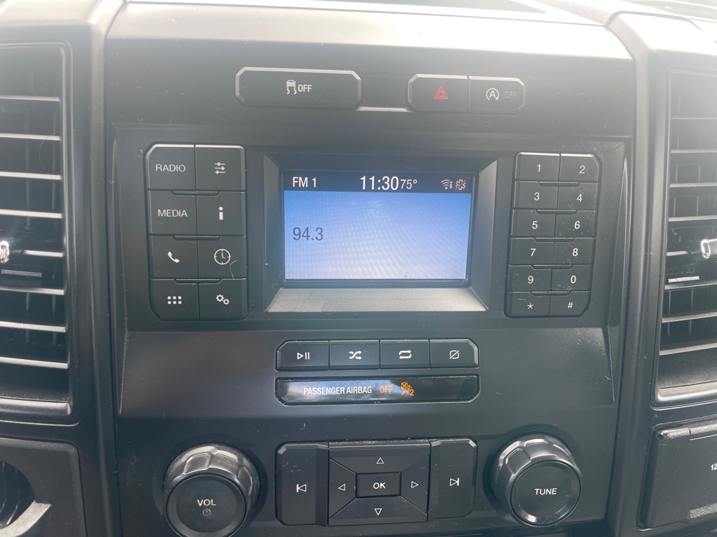 Photo 22 of this FORD F150 XL REG