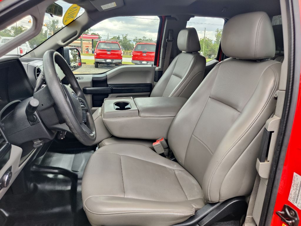 Photo 11 of this FORD F150 XL XCAB
