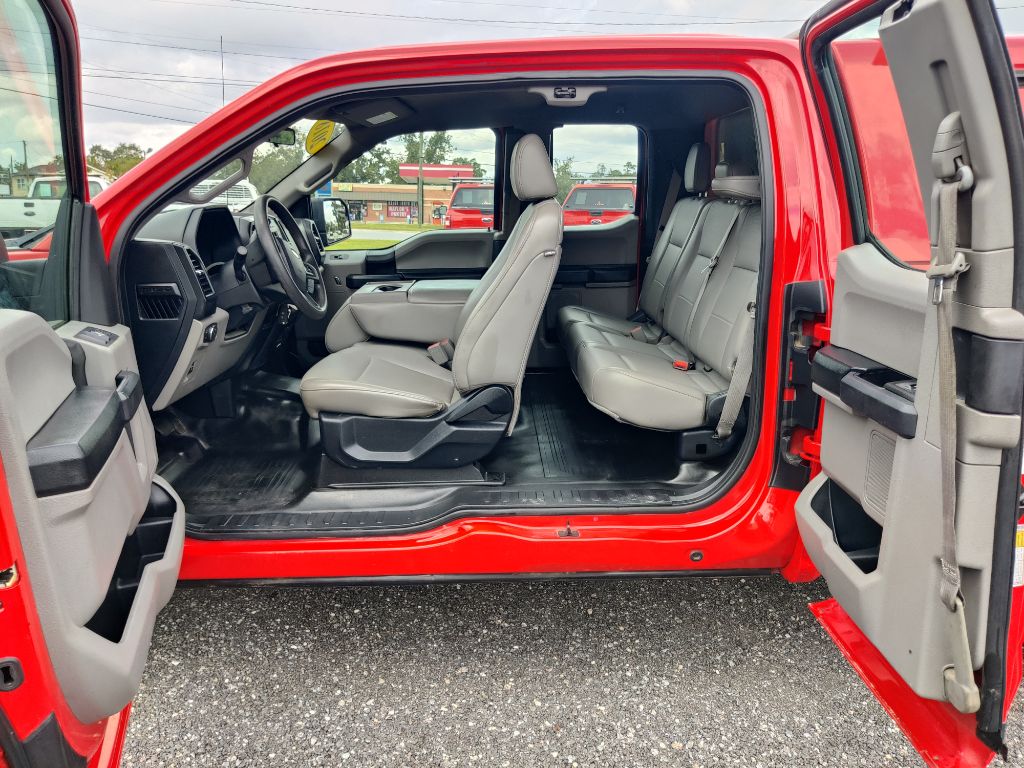 Photo 14 of this FORD F150 XL XCAB