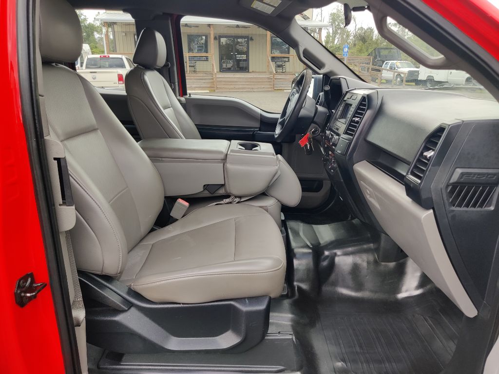 Photo 18 of this FORD F150 XL XCAB