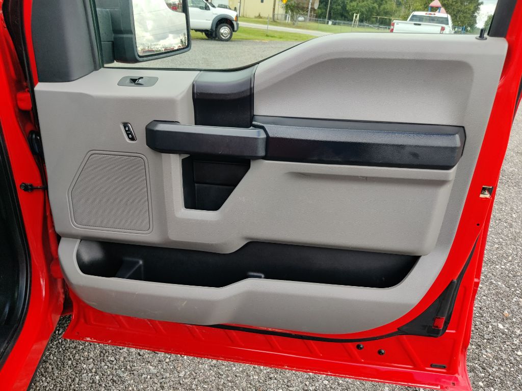 Photo 25 of this FORD F150 XL XCAB