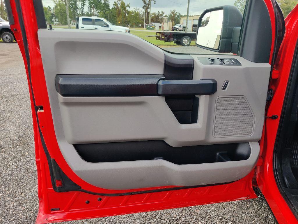 Photo 24 of this FORD F150 XL XCAB