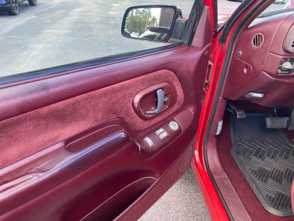 Photo 27 of this CHEVROLET K1500 SILVERADO