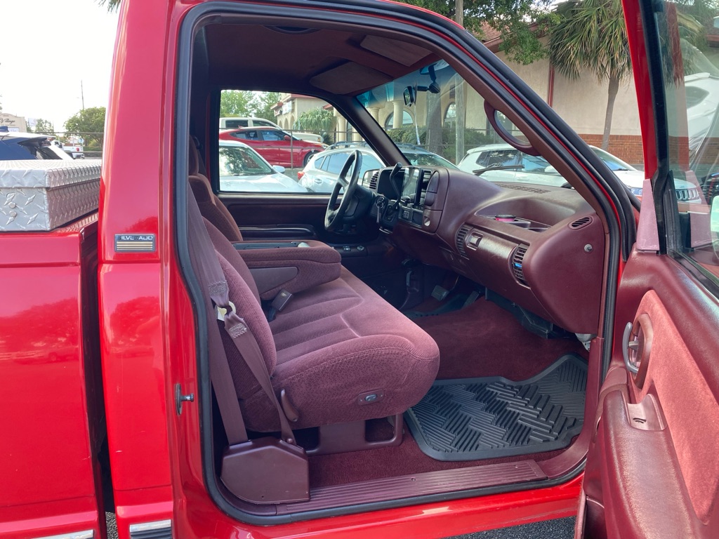 Photo 31 of this CHEVROLET K1500 SILVERADO