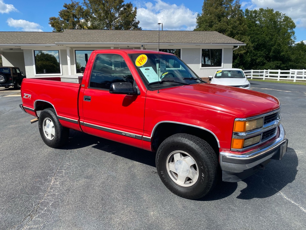 Photo 5 of this CHEVROLET K1500 SILVERADO