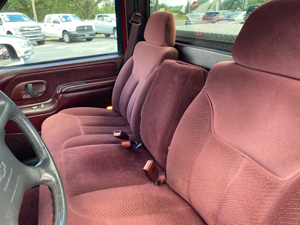 Photo 24 of this CHEVROLET K1500 SILVERADO