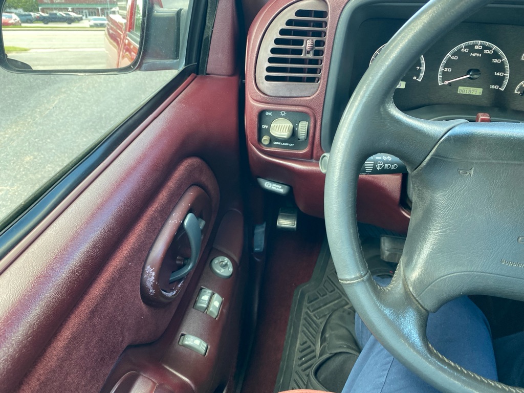 Photo 17 of this CHEVROLET K1500 SILVERADO