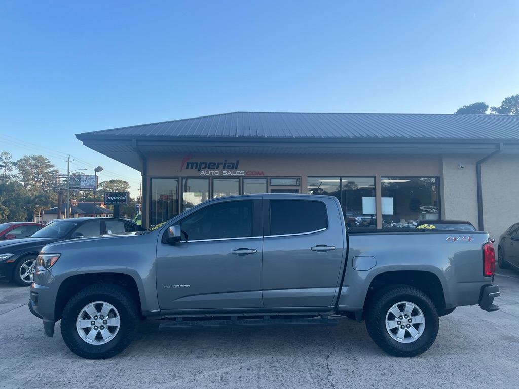 Photo 2 of this CHEVROLET COLORADO