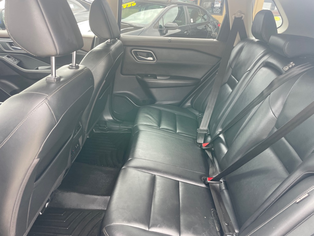 Photo 16 of this NISSAN ROGUE