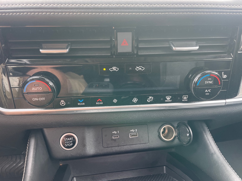 Photo 29 of this NISSAN ROGUE