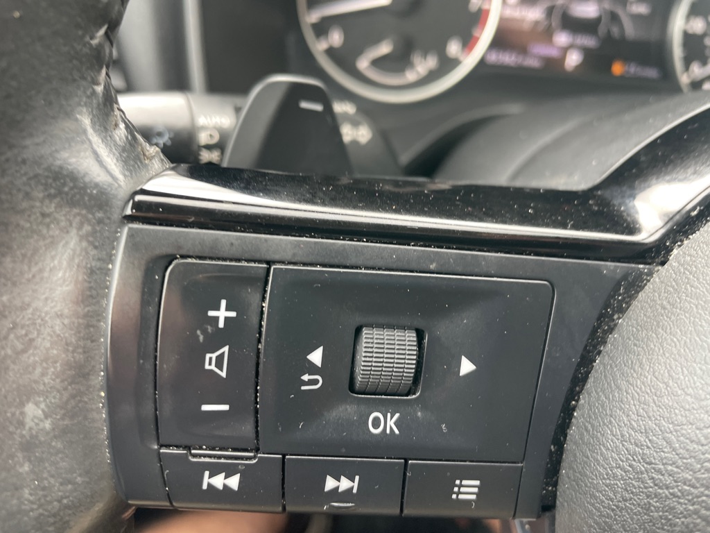 Photo 26 of this NISSAN ROGUE