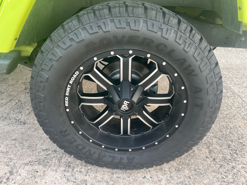 Photo 8 of this JEEP WRANGLER UNLIMI