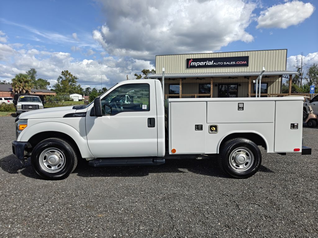 Photo 11 of this FORD F250 UTILITY