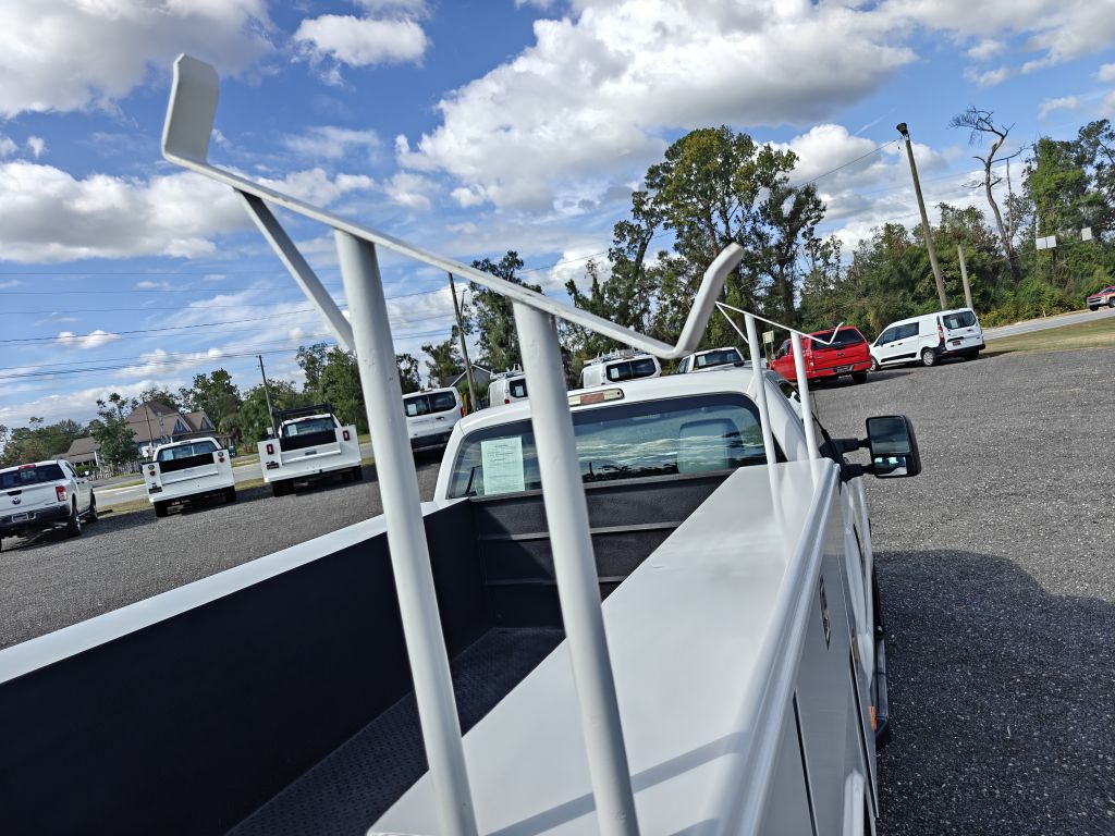 Photo 17 of this FORD F250 UTILITY