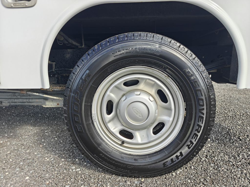 Photo 18 of this FORD F250 UTILITY
