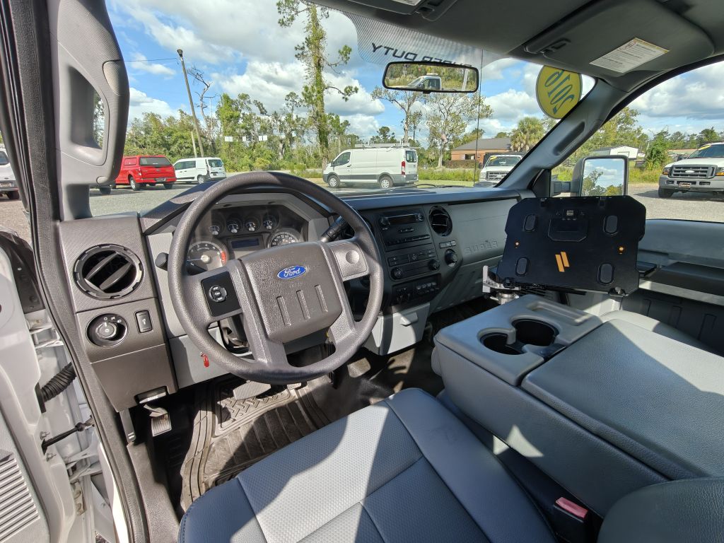 Photo 31 of this FORD F250 UTILITY