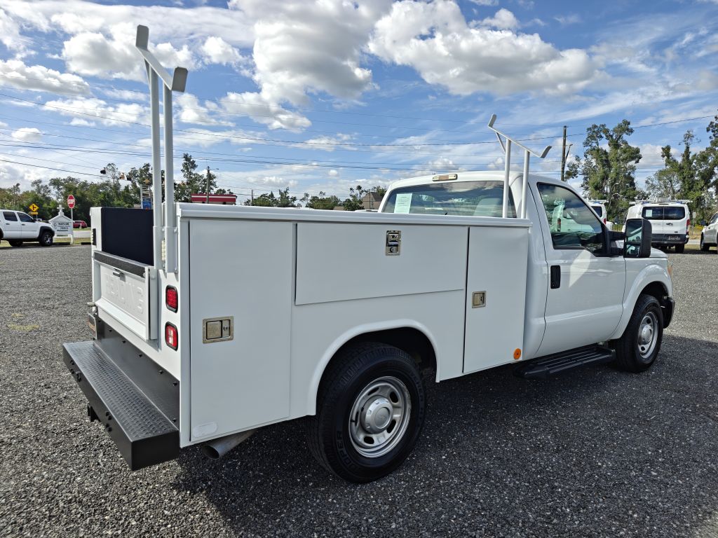 Photo 6 of this FORD F250 UTILITY