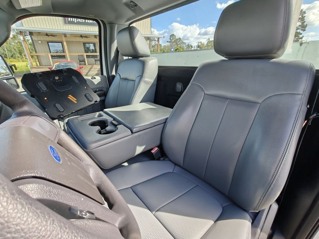 Photo 32 of this FORD F250 UTILITY
