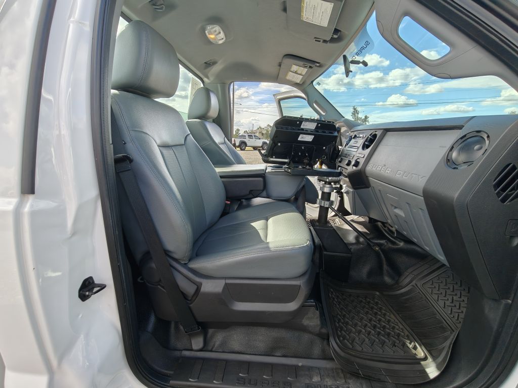 Photo 34 of this FORD F250 UTILITY